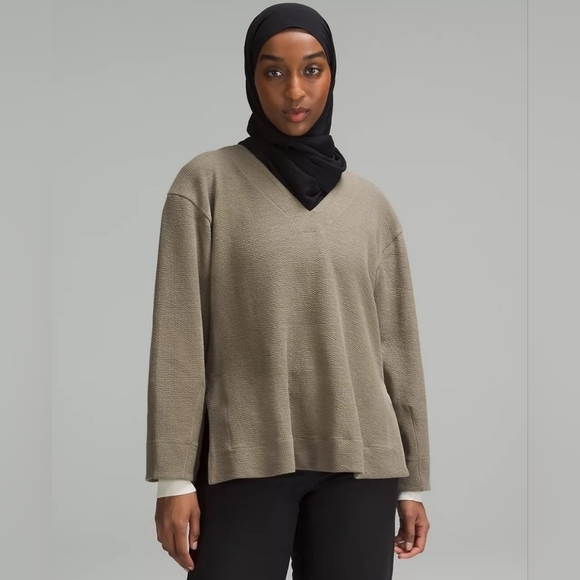 Lululemon Textured V-Neck Pullover In Nomad Size 6. - Picture 2 of 13